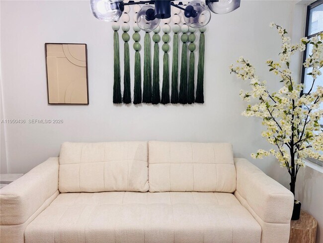 Building Photo - 1525 Euclid Ave Unit 18