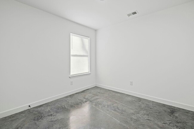 Photo - 1373 Cooper St