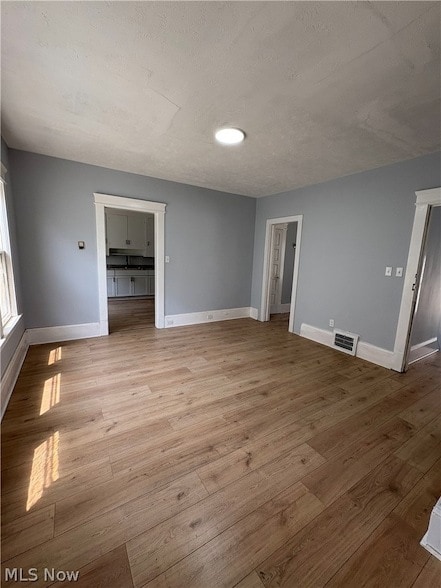 Photo - 946 E 79th St Unidad 2