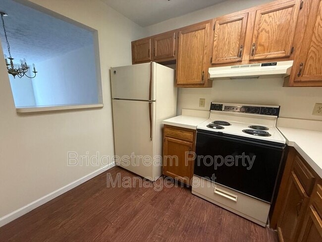 Photo - 4583 Burchdale St