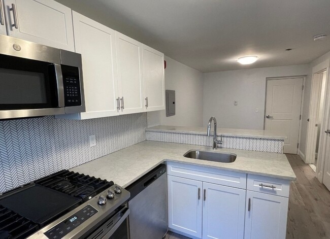 233 Lafayette St Unit 25