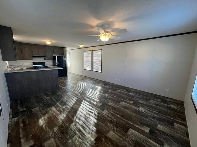 Photo - 1319 W Plum St