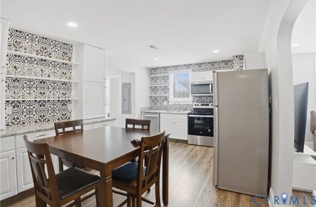 308 Maple Ln