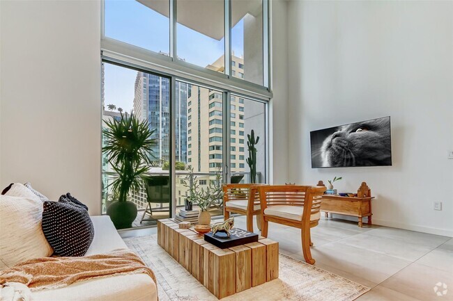 Building Photo - 1060 Brickell Ave Rental