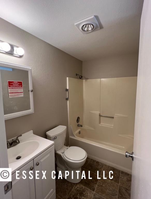 Photo - 401 Edgewood Ct SE