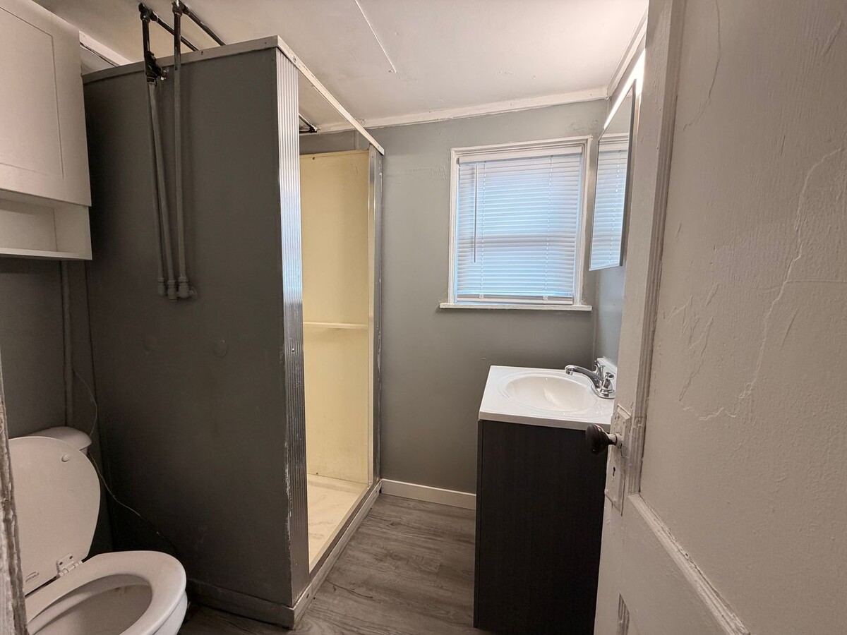 Photo - N 14th St Triplex Unit = 21.5 N 14th St