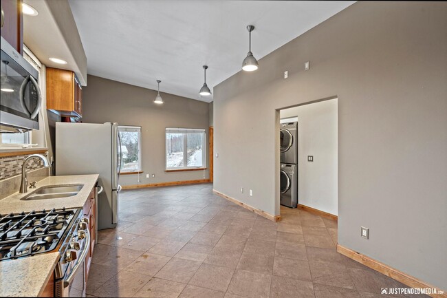 Photo - Eagle River Valley Escape