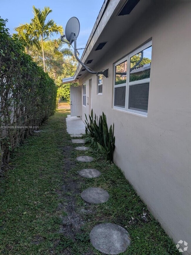 Building Photo - 1118 NW 2nd Ave Unit 1118 Rental