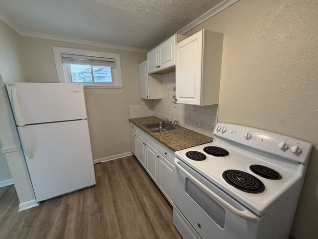 4417 Eastway St Unit Upper
