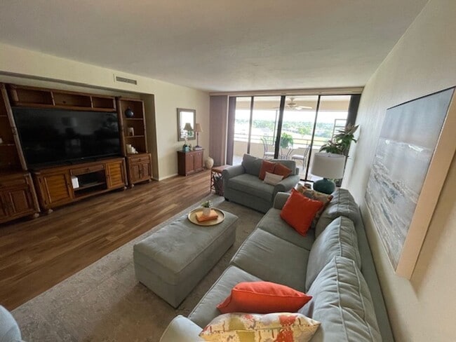 Photo - High-rise living in The Landings Yacht Gol... Unit 602