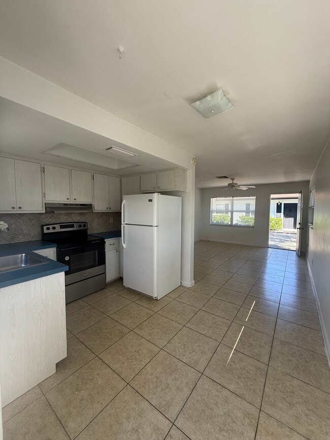 623 92nd Ave N Unit 623A