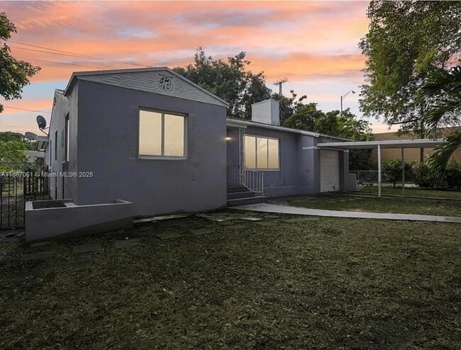 Building Photo - 586 NW 48th St Unit 1 Rental