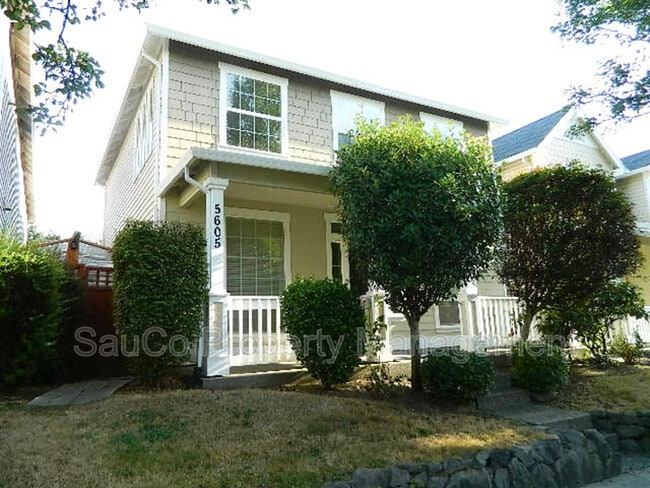 Photo - 5605 NE Caddis Dr