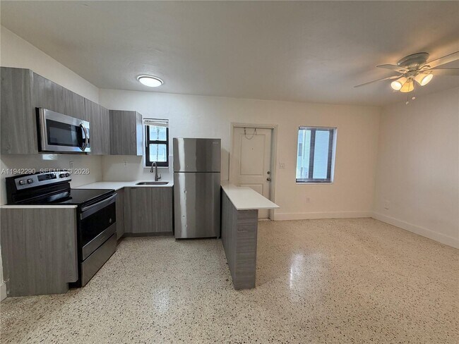 Photo - 600 SW 10th St Unit 6