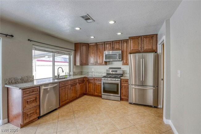 Building Photo - 3055 S Topaz Rd Rental