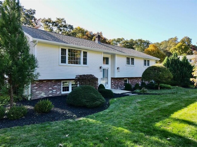 Building Photo - 60 Briar Hill Rd Rental