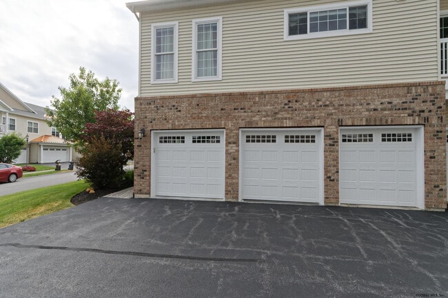 Photo - 108 Valley Pointe Dr