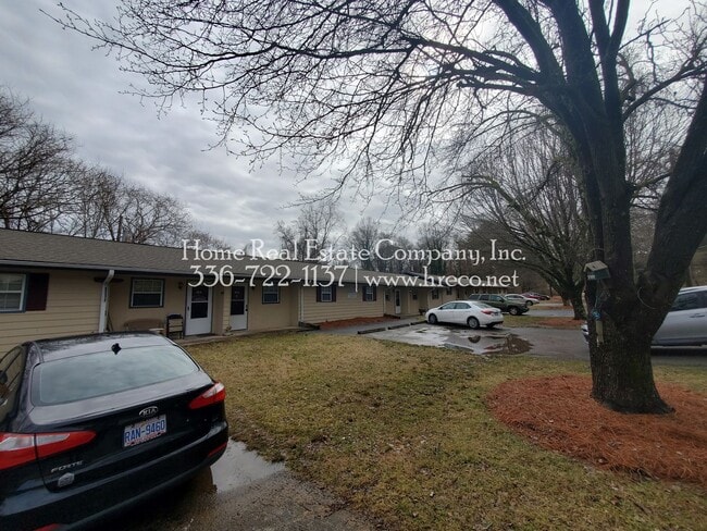 Building Photo - 3465 Valley Rd Unit 3465