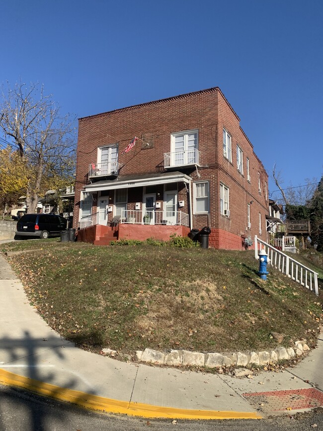 Building Photo - 1410 Watts St Unit A