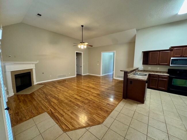 Photo - 40 Lake Front Dr N