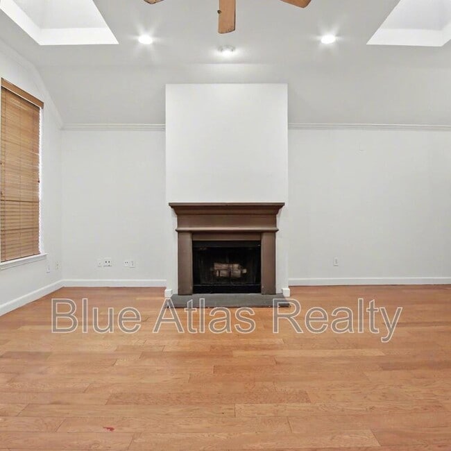 Photo - 4905 Canberra Ln