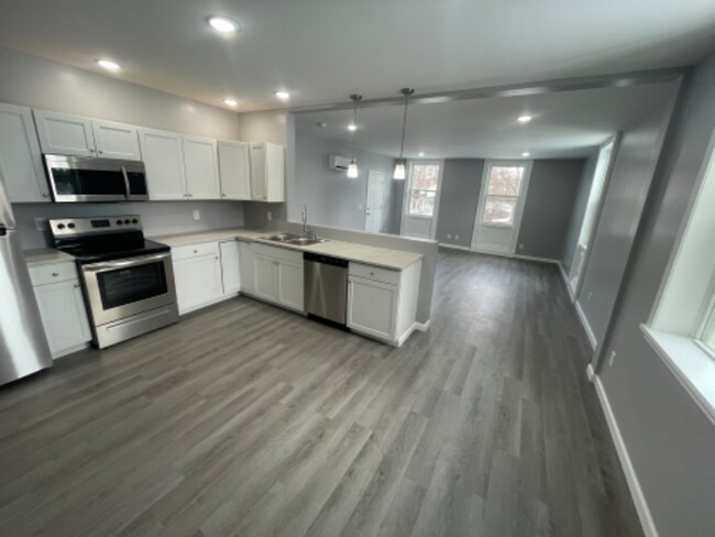 Building Photo - 201 W Main St Rental