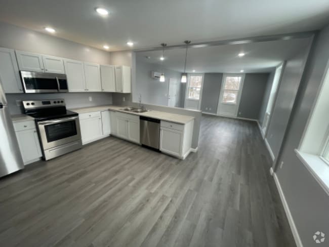 Building Photo - 201 W Main St Rental