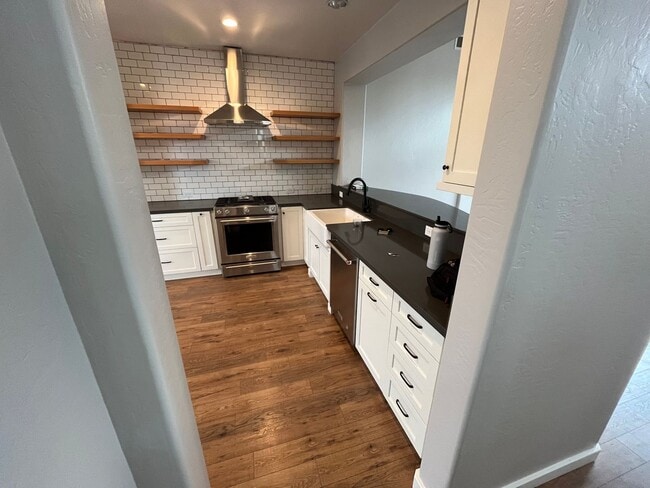 Photo - NW Visalia's Gated Neighborhood, Avalon!