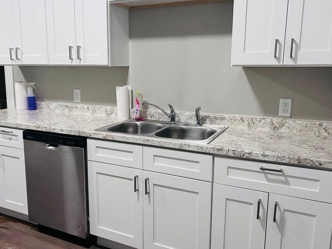 Building Photo - 1737 Madison St Unit 1737-2 Madison St