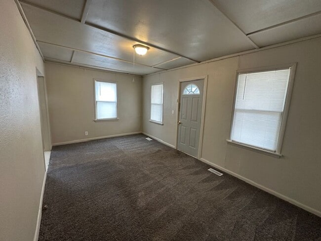 Photo - 3 Bedroom 1 Bath Home For Rent