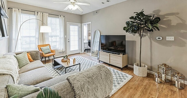 Living-Room-02-Fitness-Center-01-Hill-Place-Fayetteville-AR - Hill Place