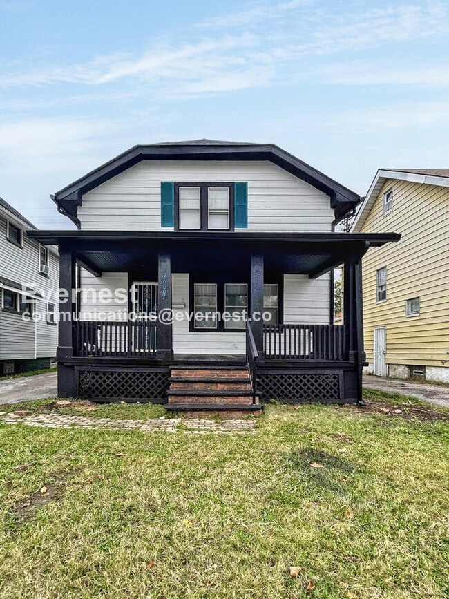 Building Photo - 16007 Elderwood Ave