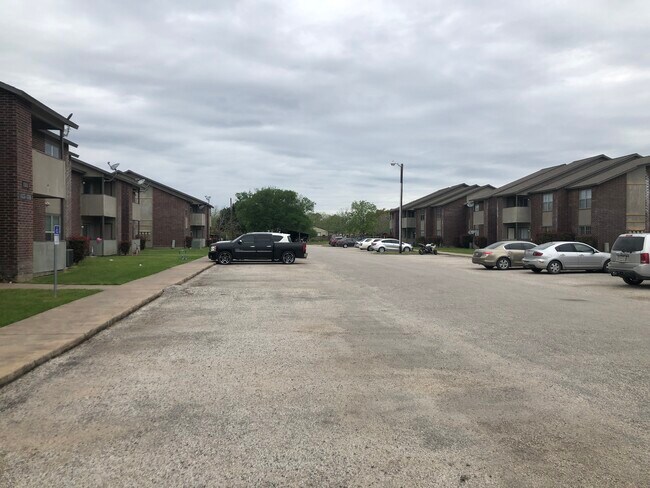 Photo - Lakeview Apartments Unit 1213