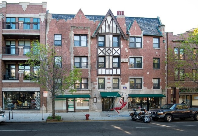 Photo - 4831 N Damen Ave