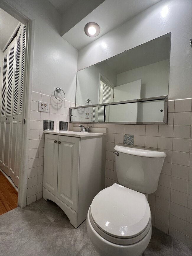 Photo - 516 W Melrose St Unit 206