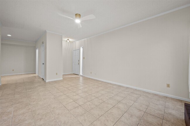 Photo - 5718 Val Verde St Unit 7