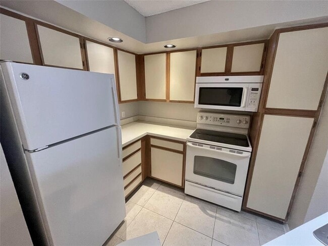 Photo - 3350 Pinewalk Dr N Unit #1413