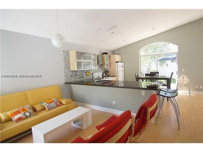 Photo - 882 Garnet Cir