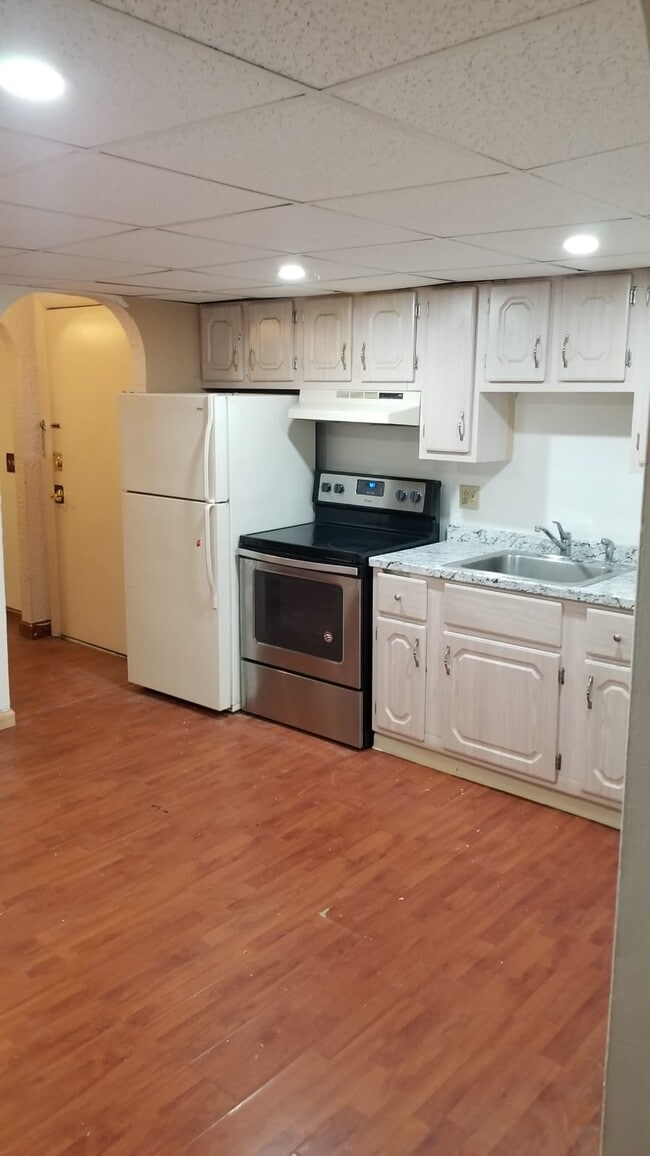 Building Photo - 23 Shadowbrook Ln Unit 17 Rental