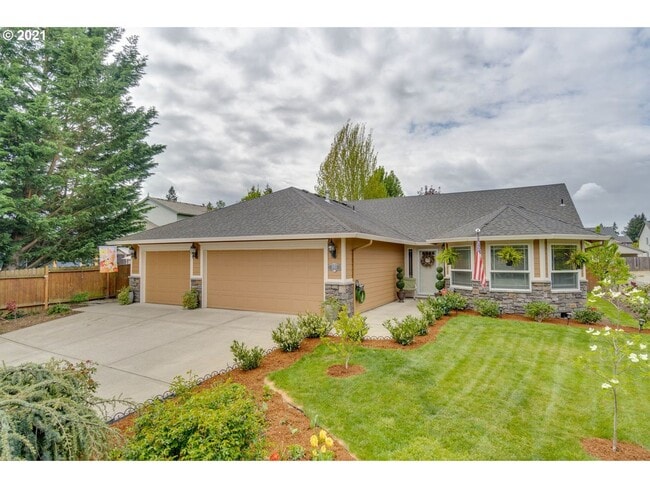 Charming One Level Custom Home - Charming One Level Custom Home