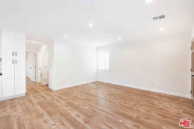 Photo - 19143 Lemay St