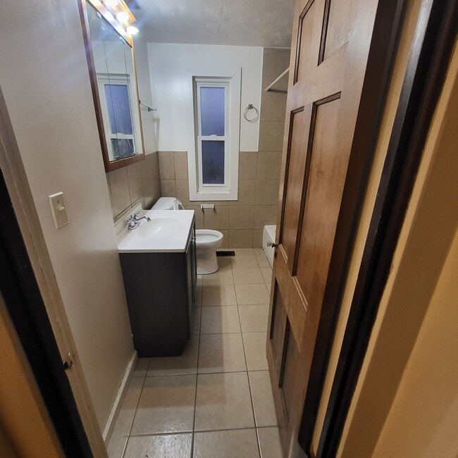 Photo - 2671 N Main St Unit 2