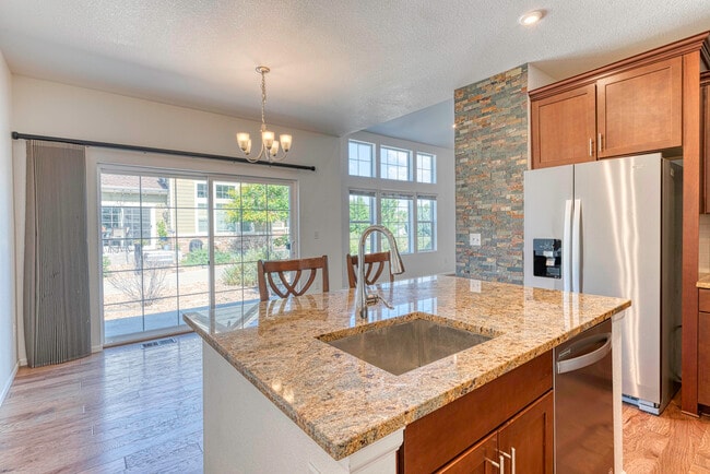 Photo - 1154 Telleen Ave