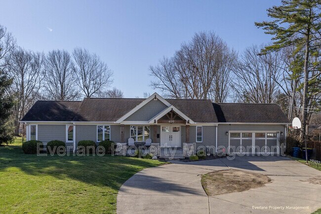 Building Photo - 499 W Main St