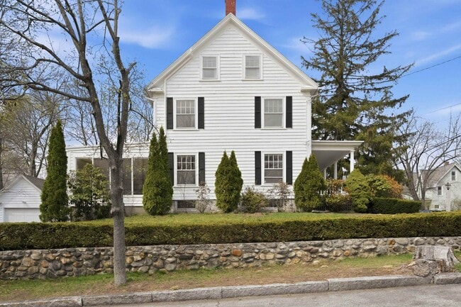 Photo - 198 Linden St