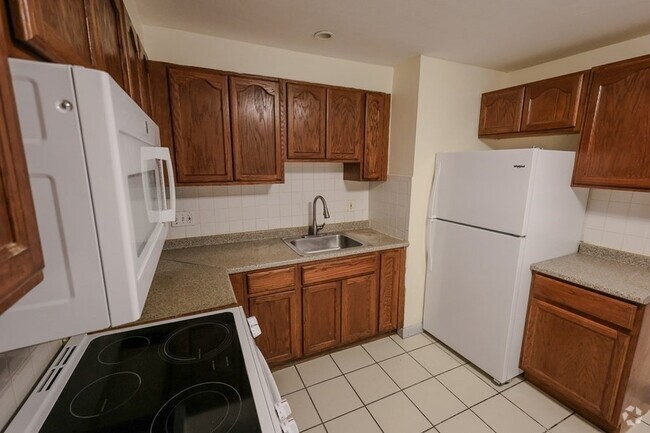 Building Photo - 17 Winter St Unit 3 Rental