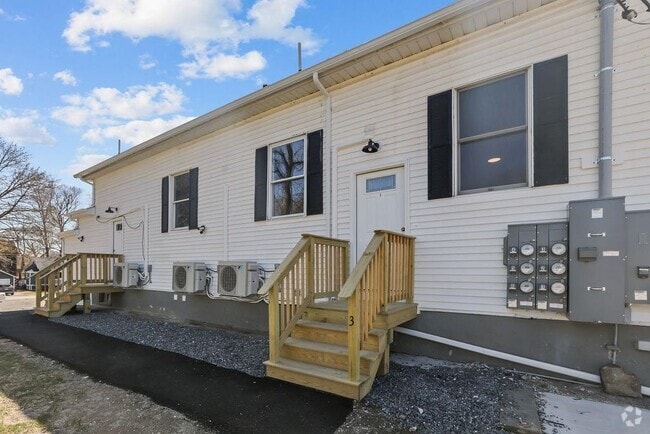 Building Photo - 75 County St Unit 3 Rental
