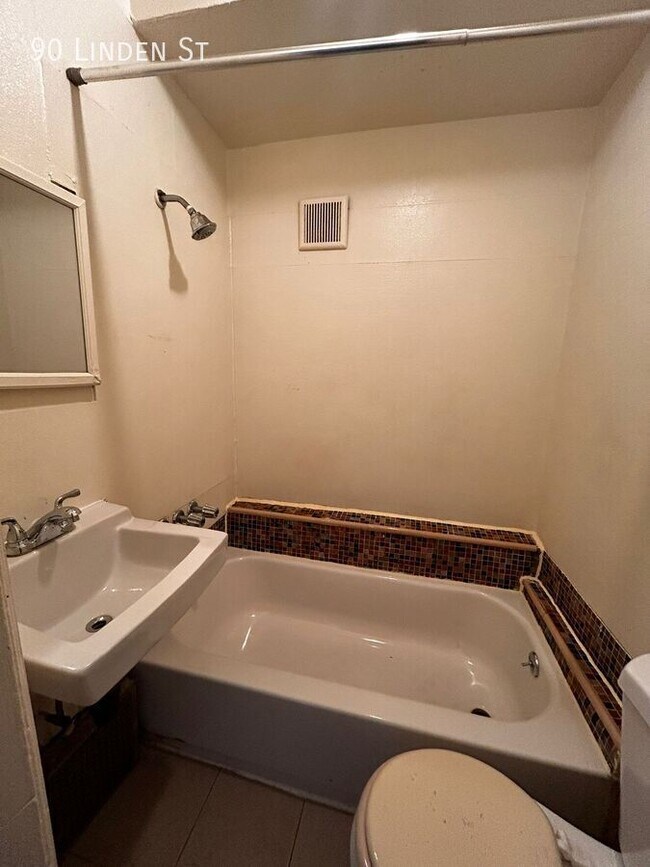 Photo - 90 Linden St