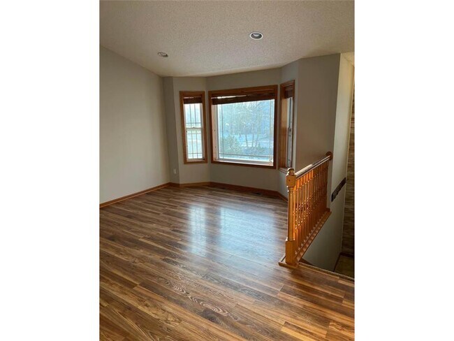 Photo - 610 Dillon Ave N