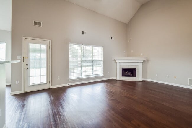 Photo - 5678 Kuykendall Dr
